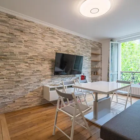 Logement Cosy Et Moderne Proche De Toute Commodité Appartamento